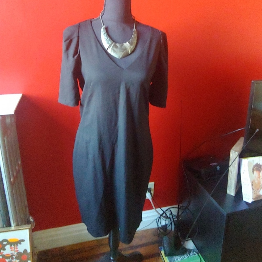 H&M V neck short sleeve dress